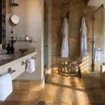 Four Seasons Safari Lodge accommodation photo 1