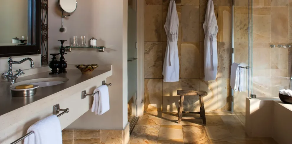 Four Seasons Safari Lodge accommodation photo 1